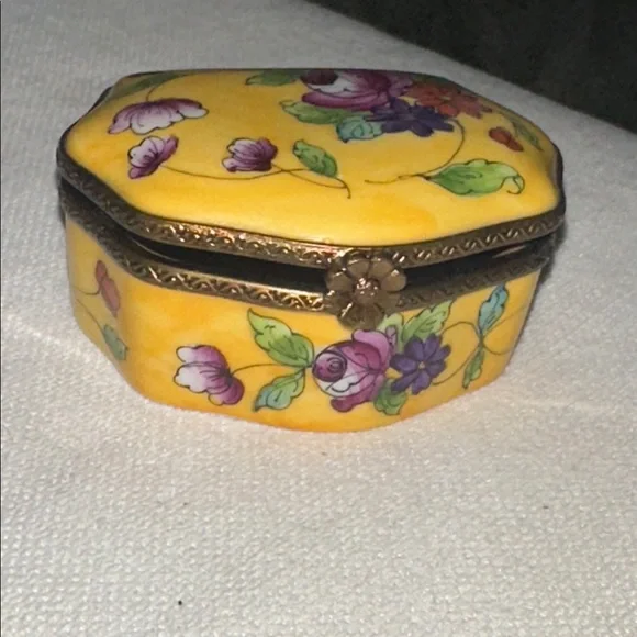 Limoges Yellow Floral Accessory Box - Picture 2 of 4